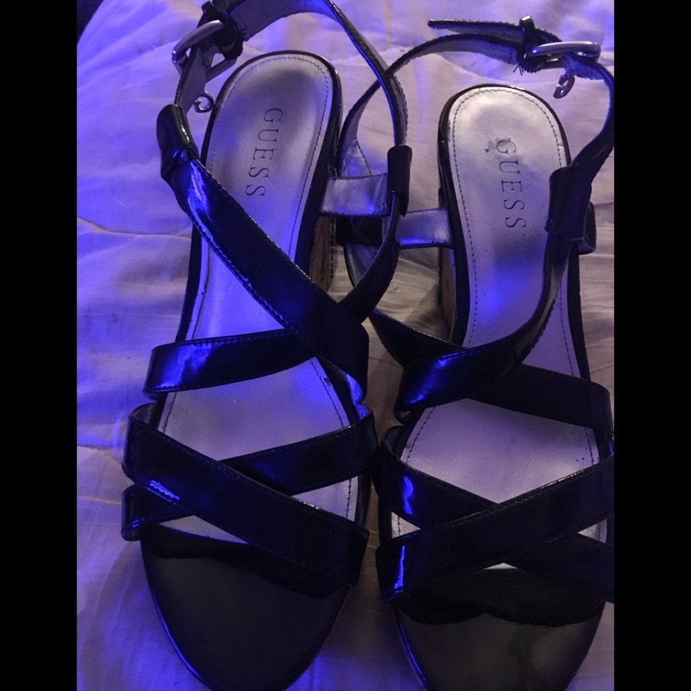 Guess sandals/wedge